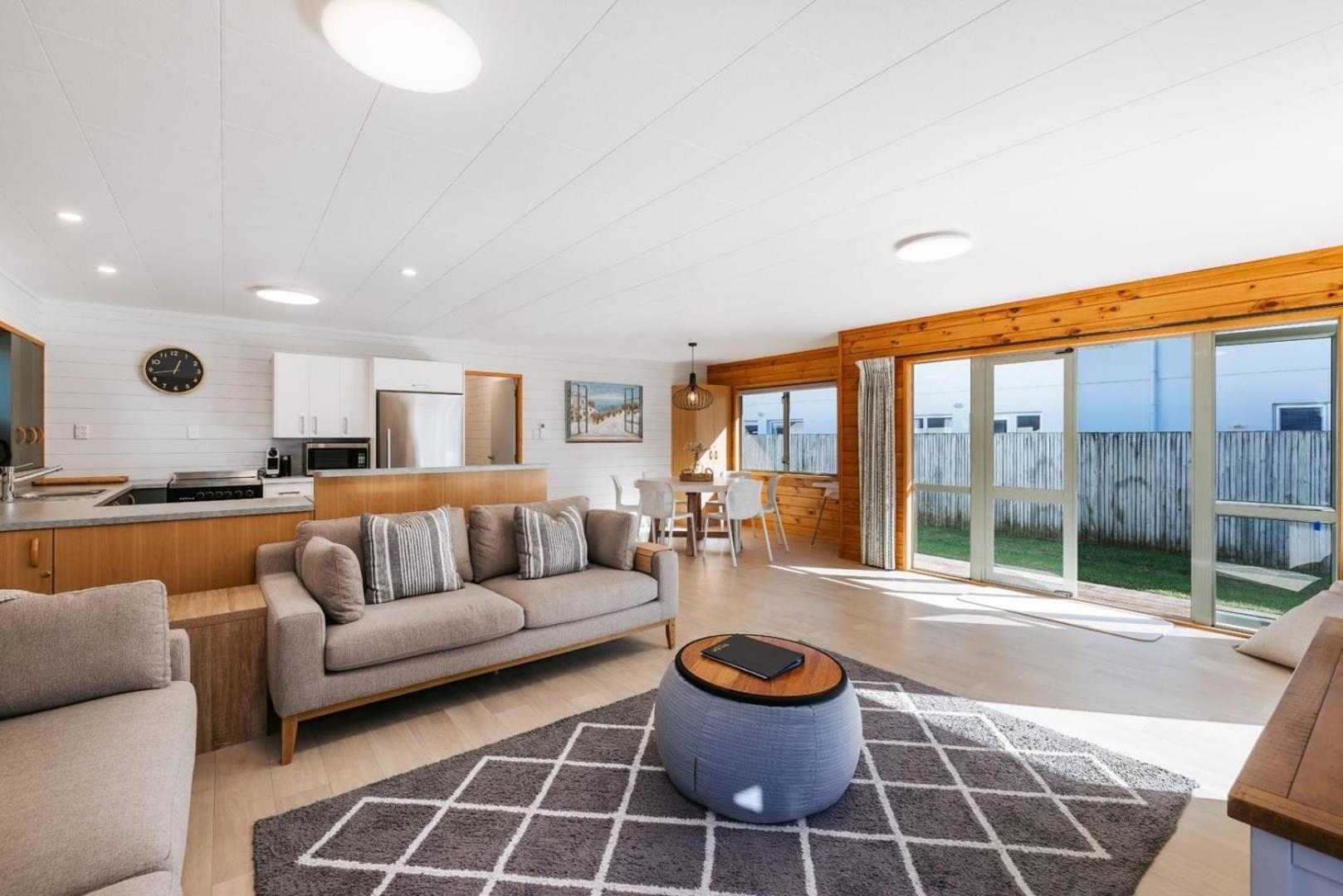 The Iconic Kiwi Bach, Full Site Downtown Mount Villa Mount Maunganui Exterior photo
